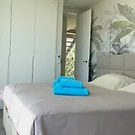 Luxurious With Ocean Views *