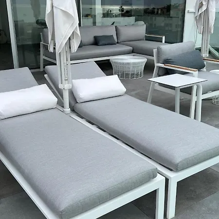Luxurious With Ocean Views