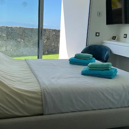 Luxurious With Ocean Views *
